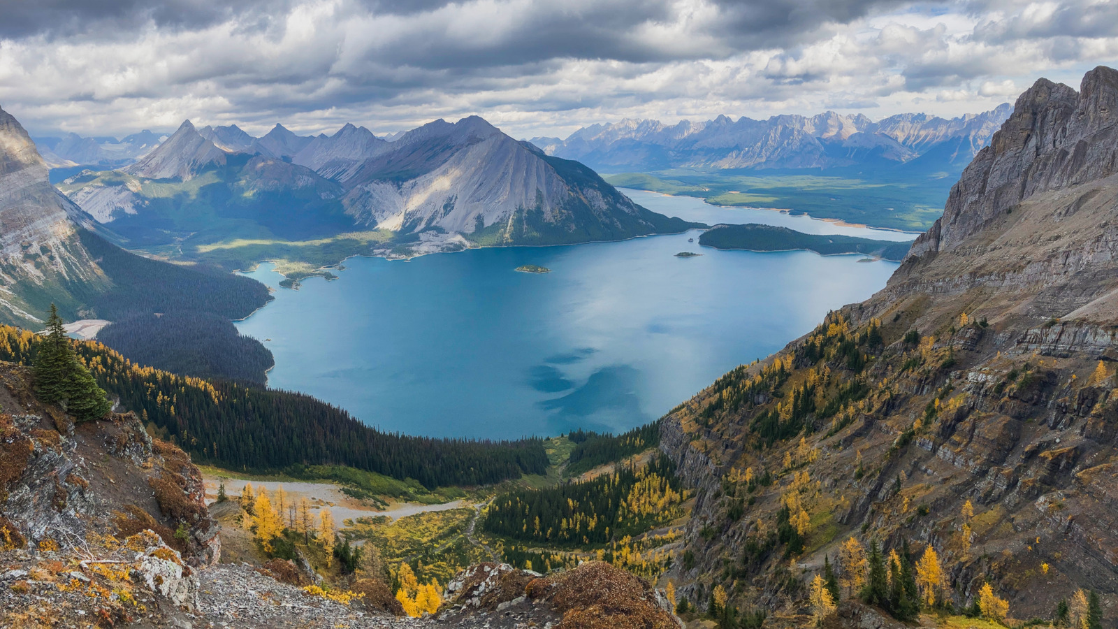 La « sœur la moins connue » de Banff est un parc de l'Alberta avec des lacs alpins et des sentiers de randonnée pittoresques