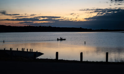 Pris en sandwich entre Austin et Waco se trouve une ville texane négligée avec un lac pittoresque