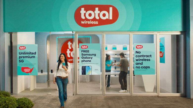 extérieur d'un magasin Total Wireless à partir d'une vidéo promotionnelle
