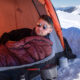 L’astuce de sommeil low-tech pour rester au chaud en camping par temps froid