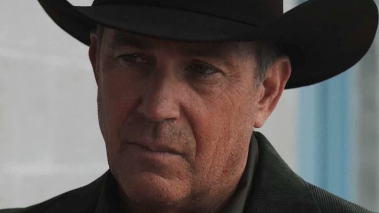 John Dutton de Kevin Costner est vu en gros plan à Yellowstone
