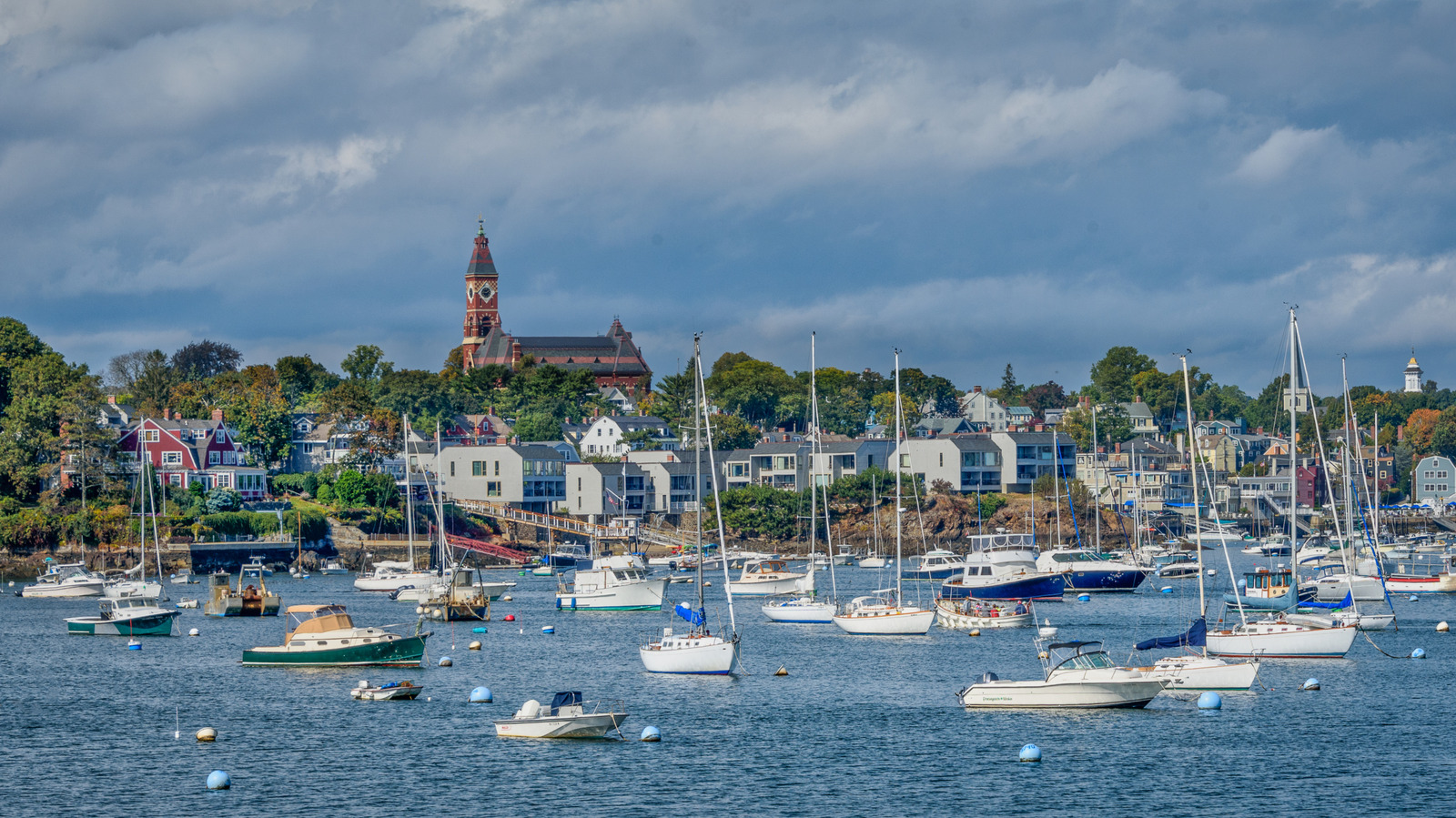 Oubliez Cape Cod : le joyau le moins fréquenté de la Nouvelle-Angleterre offre des promenades en bateau pittoresques et des plages tranquilles
