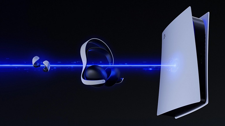 Une PlayStation 5 connectée à un casque sans fil Pulse Elite et des écouteurs Pulse Explore.