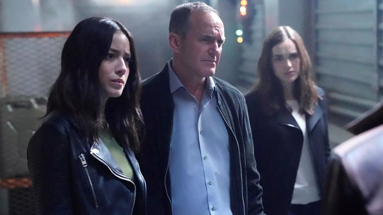 Chloe Bennet, Phil Coulson et Jemma Simmons semblent concernés dans Agents of SHIELD