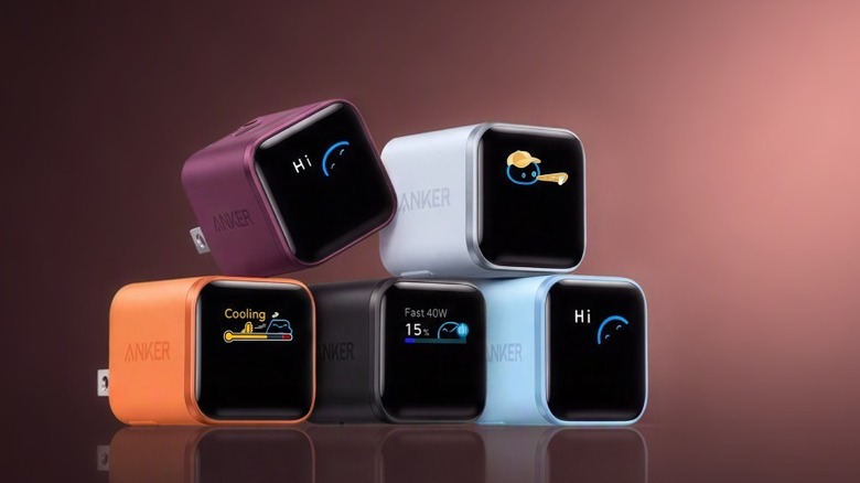 Le chargeur d'affichage intelligent Anker Nano dans différentes options de couleurs