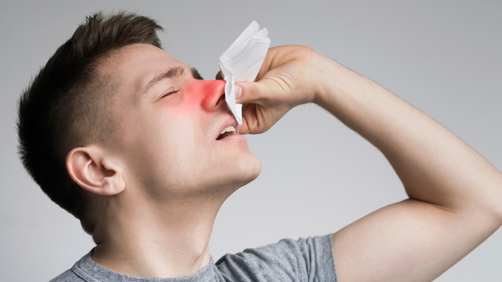Le mythe commun sur les saignements de nez démystifié par la science