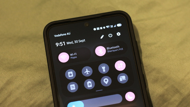 Panneau Paramètres rapides sur un téléphone Samsung.