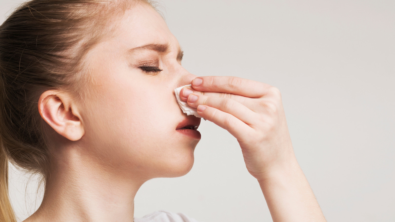 Le mythe commun sur les saignements de nez démystifié par la science