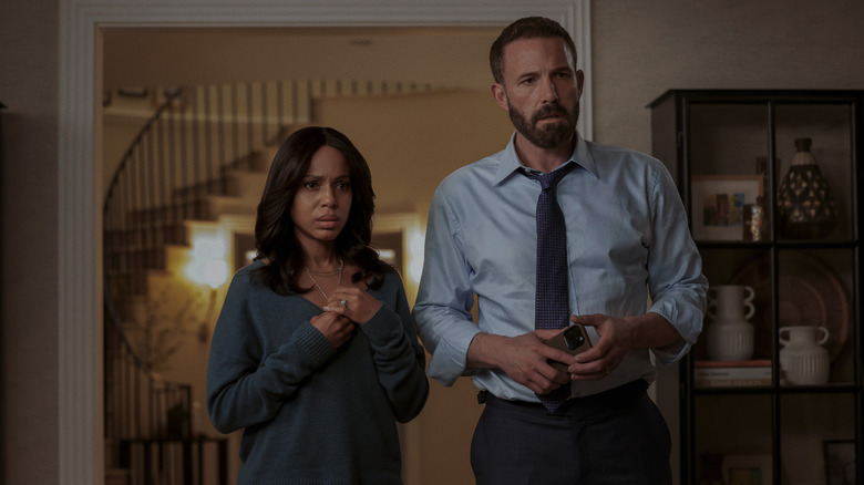 Abigail Kimball de Kerry Washington se tient aux côtés de Mark Kimball de Ben Affleck dans Animals
