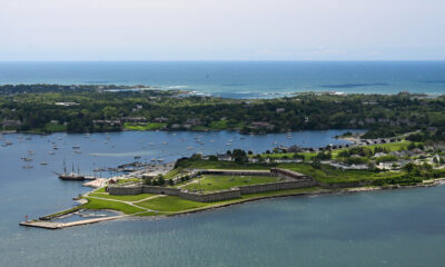 L'ancien fort militaire du Rhode Island est un parc d'État côtier avec des tunnels souterrains et des quais de pêche