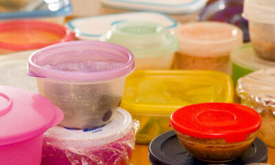 Réutiliser ce récipient en plastique fait plus pour vos aliments que vous ne le pensez
