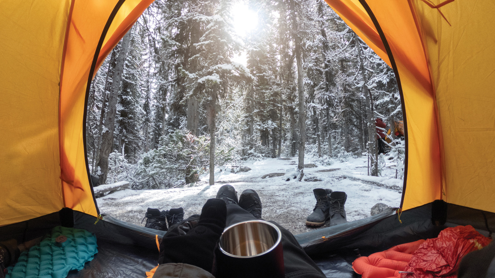 L'astuce de chauffage low-tech pour rester au chaud dans votre sac de couchage pendant le camping par temps froid