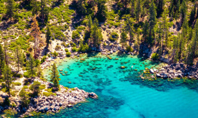 La plage secrète du lac Tahoe offre une baignade isolée avec des vues panoramiques