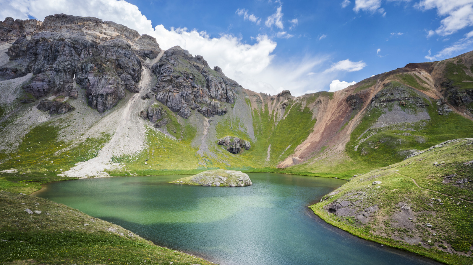 Oubliez le parc national des Montagnes Rocheuses, visitez cette forêt sous-estimée pour vous amuser en plein air à distance
