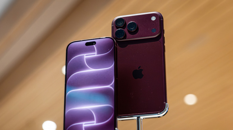 iPhone 18 Pro sur support